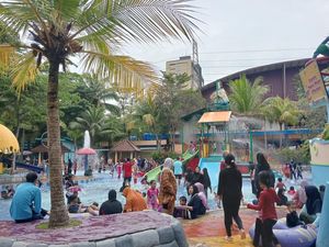 Wisata Wahana Air di Palembang Diserbu Pengunjung Saat Libur Natal