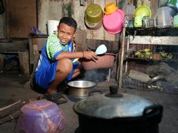 Sekolah Rakyat Sentuh Kehidupan Warga Miskin di Kaki Gunung Gamalama