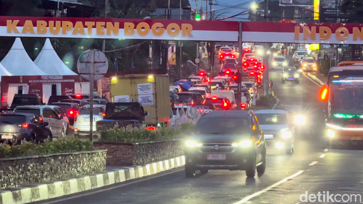 Rencanakan Perjalananmu! 6 Titik Penyekatan Car Free Night Puncak Bogor