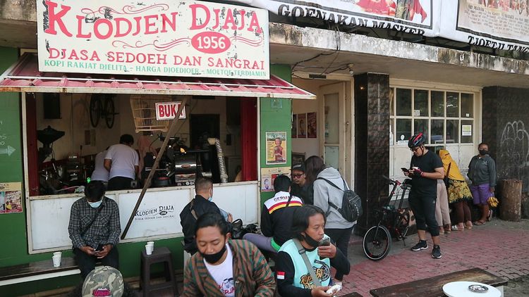 6 Rekomendasi Kafe Kopi Malang: Jelajahi Pesona Kekinian hingga Legendarisnya