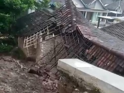 Tembok Penguat Tanah di Mojokerto Diterjang Longsor, 1 Rumah Warga Rusak