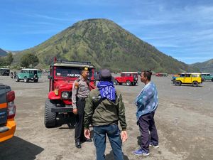 Wisata Gunung Bromo Dipadati Pengunjung, Polisi Perketat Pengamanan