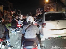 Sehari Natal, Jalur Arteri Denpasar-Gilimanuk di Badung Padat Malam Ini