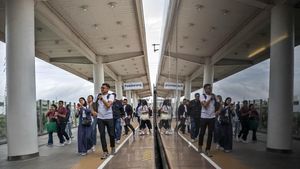 Penumpang Kereta Cepat Melonjak Saat Libur Nataru