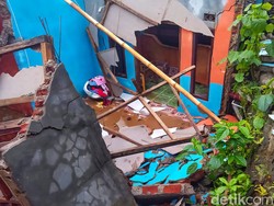 15 Rumah di Kampung Gempol Sukabumi Ambruk Lagi