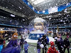 Wow! Kandang Real Madrid Diubah Jadi Wisata Natal 2025