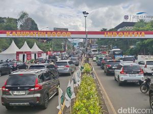 Libur Natal Tiba, Puncak Ramai Luar Biasa