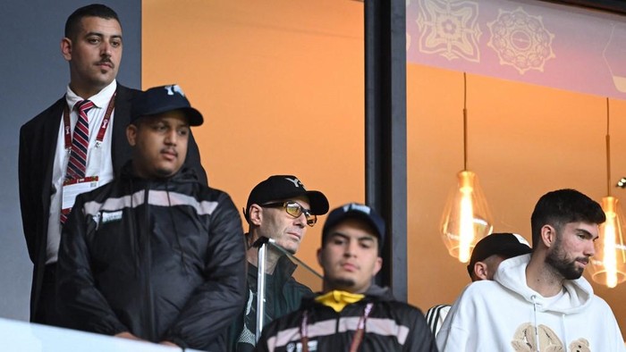 Momen Zinedine Zidane Nonton Anaknya Beraksi di Piala Afrika