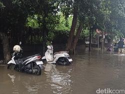 Banjir di Jalan Raya Puputan Denpasar, 10 Motor Terendam Air