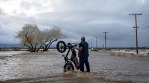 Hujan Ekstrem Picu Banjir Bandang di Palmdale