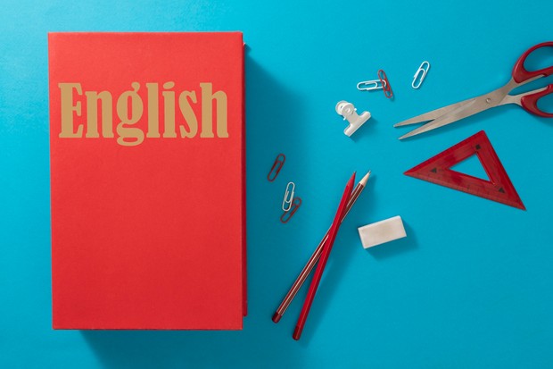 IELTS merupakan tes bahasa Inggris untuk beasiswa dengan pengakuan global dan sering menjadi syarat universitas di berbagai negara.