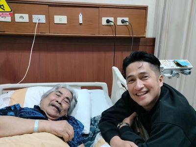Momen Irfan Hakim Jenguk Jaja Mihardja di RS