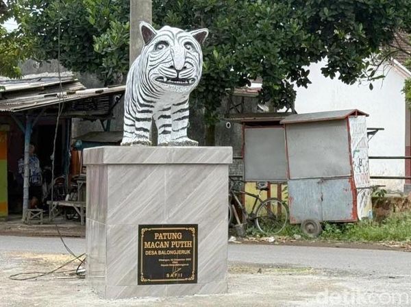 Penampakan Patung Macan Putih di Kediri Viral Memiliki Bentuk Unik