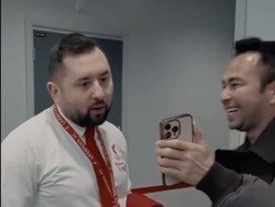 Tour Guide Anfield Melongo, Raffi Ahmad Pamer Jumlah Follower-Owen ke Rumah