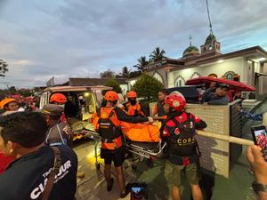 Esa Ditemukan Meninggal Usai Hanyut di Sungai Cijampang Cianjur