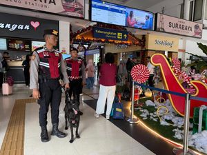 Anjing Pelacak Amankan Stasiun di Daop 8 Surabaya Saat Angkutan Nataru