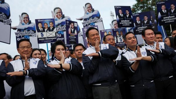Anutin Charnvirakul dan Tokoh Partai Mendaftar Jelang Pemilu Thailand