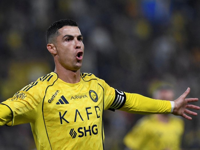 Soccer Football - Saudi Pro League - Al Nassr v Al Okhdood - Al Awwal Park, Riyadh, Saudi Arabia - December 27, 2025 Al Nassr's Cristiano Ronaldo celebrates scoring their first goal  REUTERS/Stringer