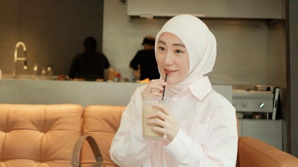 Larissa Chou Hobi Cafe Hopping, Minum Kopi hingga Ngemil Dessert