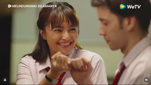 7 Potret Marshanda Pakai Seragam SMA di Usia 36 Tahun, Dipuji Masih Pantas