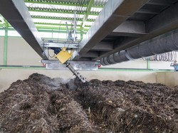 Kompos Gratis dari TPST Mengwitani untuk Warga