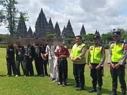 10 Pelajar Kepergok Lompati Pagar Candi Prambanan, Ternyata Karena Bokek