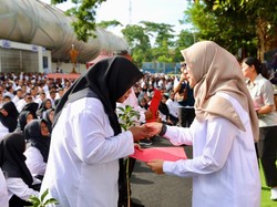 Cara Unik PPPK Banyuwangi Syukuri SK dengan Donasi Pohon