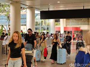 Jumlah Wisatawan Domestik ke Bali Turun, Koster: Turis Mancanegara Meningkat