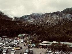 Ada Fenomena Blue Fire di Gunung Papandayan Garut, Ini Penjelasannya