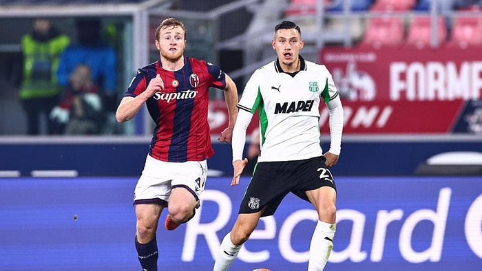 Jay Idzes Tampil Solid Bawa Sassuolo Tahan Bologna 1-1