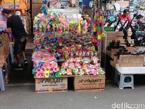 Jerit Pedagang Pasar Asemka: Tahun Ini Jualan Apa Saja Sepi!