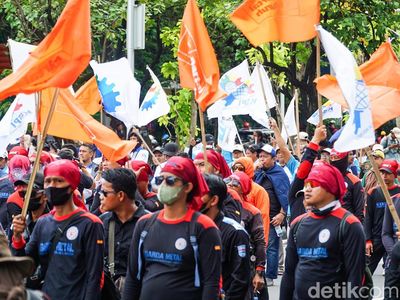 Potret Demo Buruh Tolak UMP 2026