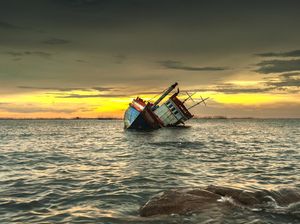 Kapal Feri Bawa 342 Penumpang Tenggelam di Filipina, 8 Orang Tewas