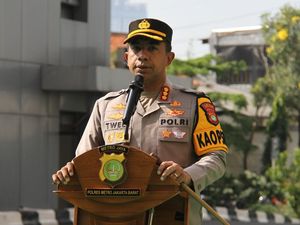 Polres Jakbar Imbau Warga Tak Nyalakan Petasan di Malam Tahun Baru