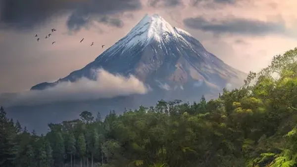 Gila Indahnya! Deretan Foto Juara Landscape Photographer of the Year 2025