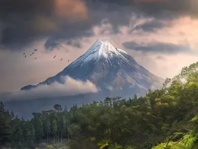 Gila Indahnya! Deretan Foto Juara Landscape Photographer of the Year 2025