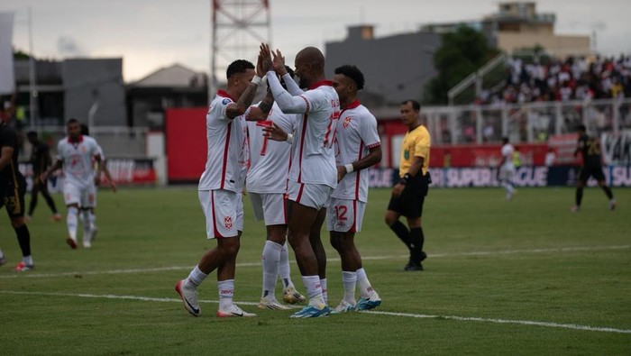 Penutup Tahun Sempurna Malut United