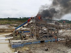 Polda Riau Bongkar PETI dan Musnahkan Ribuam Rakit Selama 2025-2026