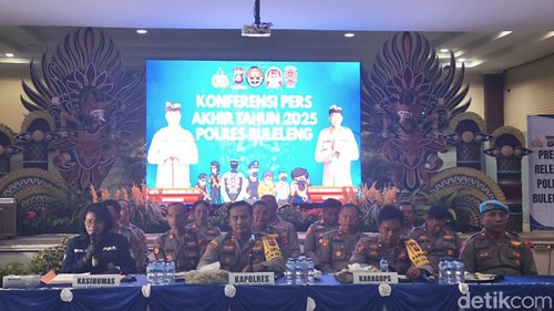 Polres Buleleng menggelar Rilis Akhir Tahun 2025 di Gedung Ananta Wijaya Polres Buleleng, Senin (29/12/2025).