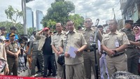 Pramono Resmikan Jalan di Karet Tengsin: 30 Tahun Tak Pernah Diapa-apain