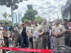 Pramono Resmikan Jalan di Karet Tengsin: 30 Tahun Tak Pernah Diapa-apain
