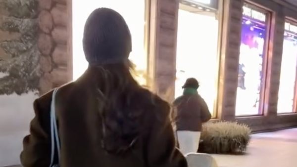 8 Foto Raisa Liburan Akhir Tahun Berdua Zalina ke Korea Usai Resmi Bercerai