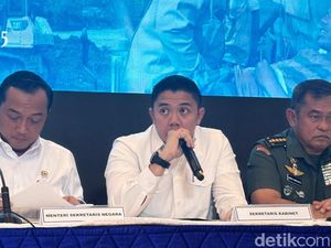 Seskab Ungkap Penanganan Bencana Sumatera: Jalan Nasional-Jembatan Terhubung