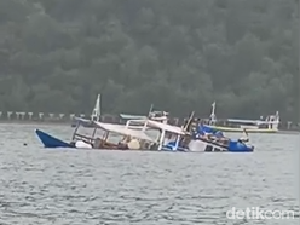 Lagi, Kapal Tenggelam di Labuan Bajo Pagi Ini