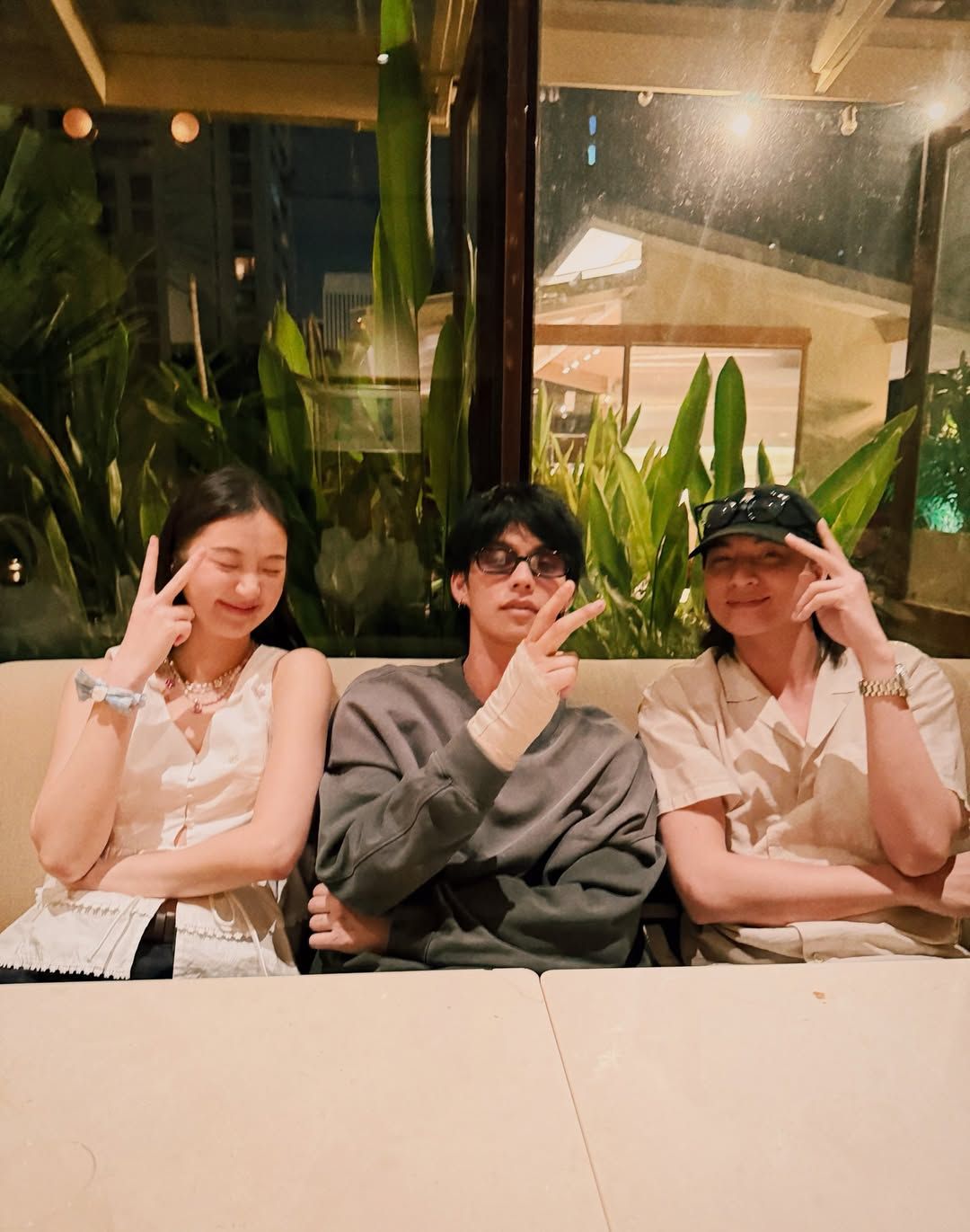 Interaksi Manis Thanaerng saat Rayakan Ultah Bright Vachirawit dan Gulf Kanawut