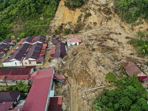 Video Korban Bencana Sumatera Dapat Bantuan Lauk Rp 450 Ribu Per Hari
