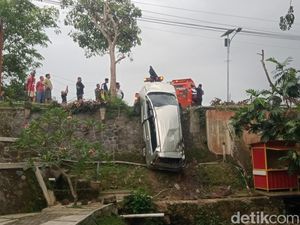 Video Mobil Masuk Jurang di Polanharjo Klaten gegara Liat Google Maps