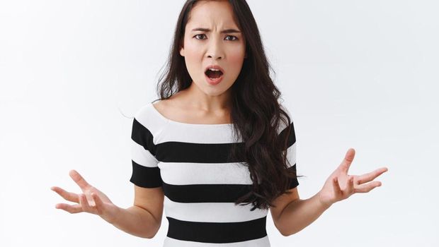 Introvert juga bisa marah, bahkan sangat marah. Bedanya, cara mereka mengekspresikan emosi ini cenderung lebih sunyi dan tidak selalu terlihat jelas.