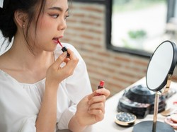 Video: Adu Lip Tint Mahal Vs Terjangkau, Gimana Hasilnya?