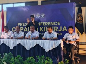 6 WNA Langgar Izin Tinggal Dideportasi Imigrasi Palembang